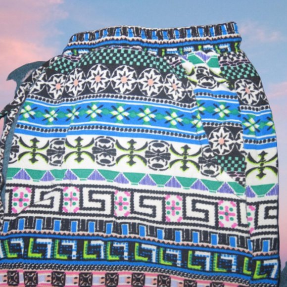 Colorful Aztec Shorts with Pockets - Picture 7 of 10